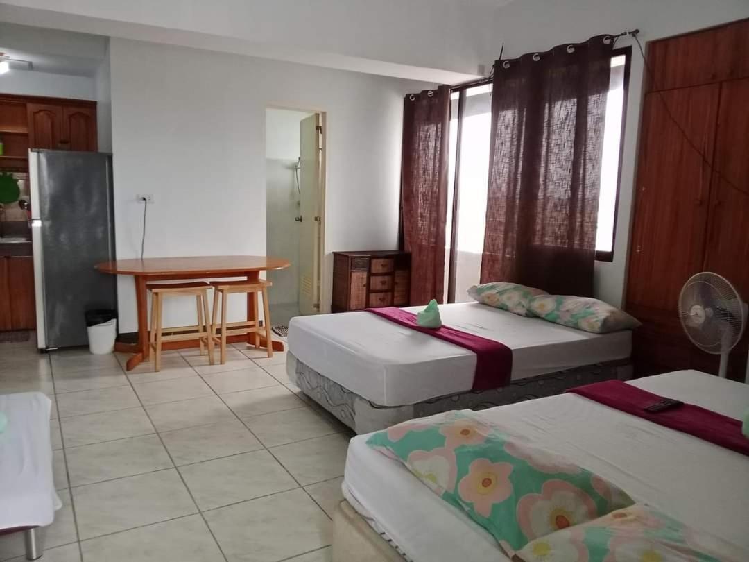 Obaid Condotels Cebu Exteriör bild