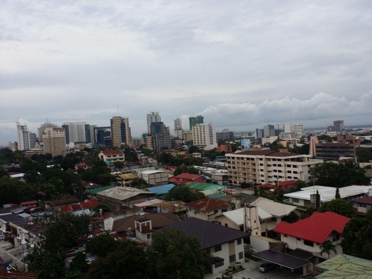 Obaid Condotels Cebu Exteriör bild